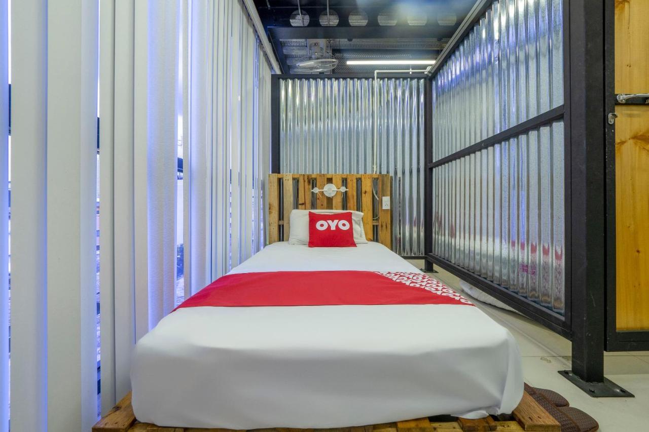 ホテル Oyo 1084 Guyasuka Ratchada バンコク都 エクステリア 写真